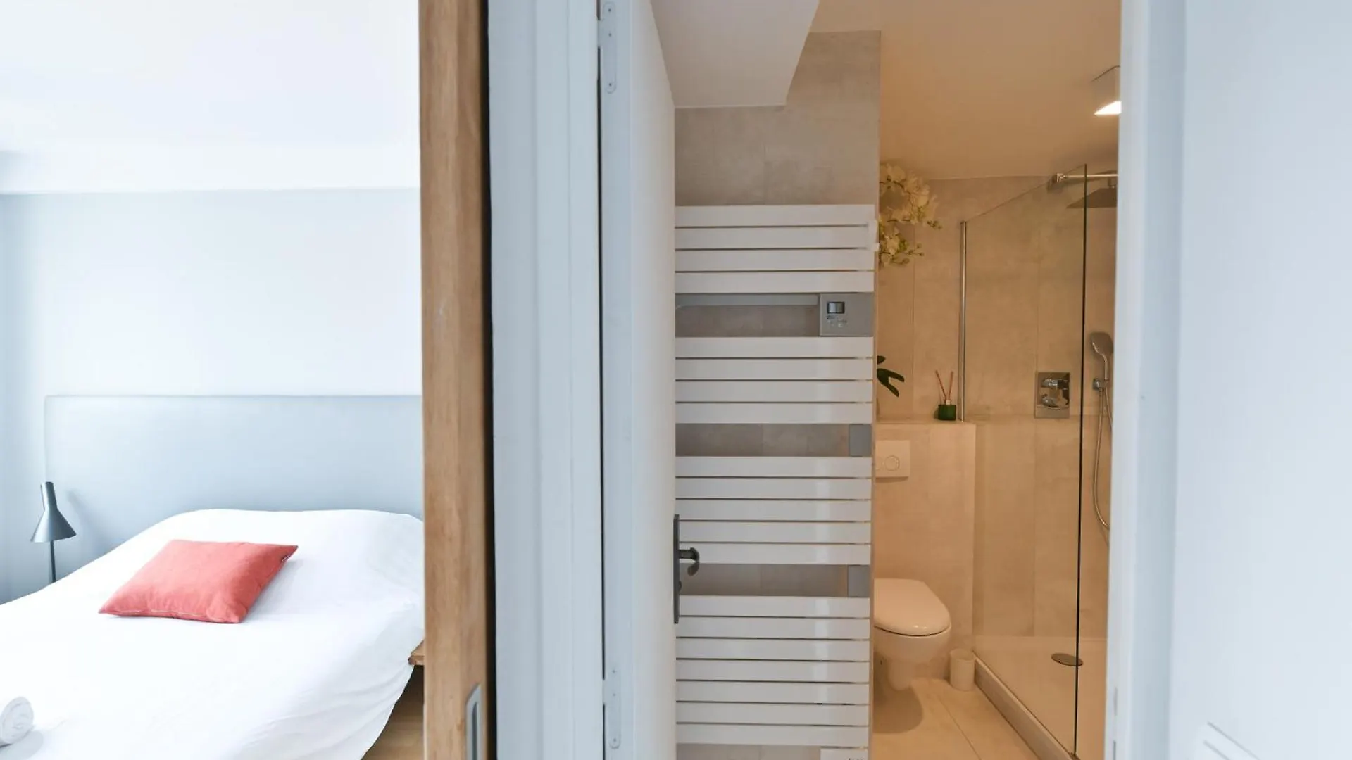 Stunning One-Bedroom, Marais - Place Des Vosges Paris 0*,