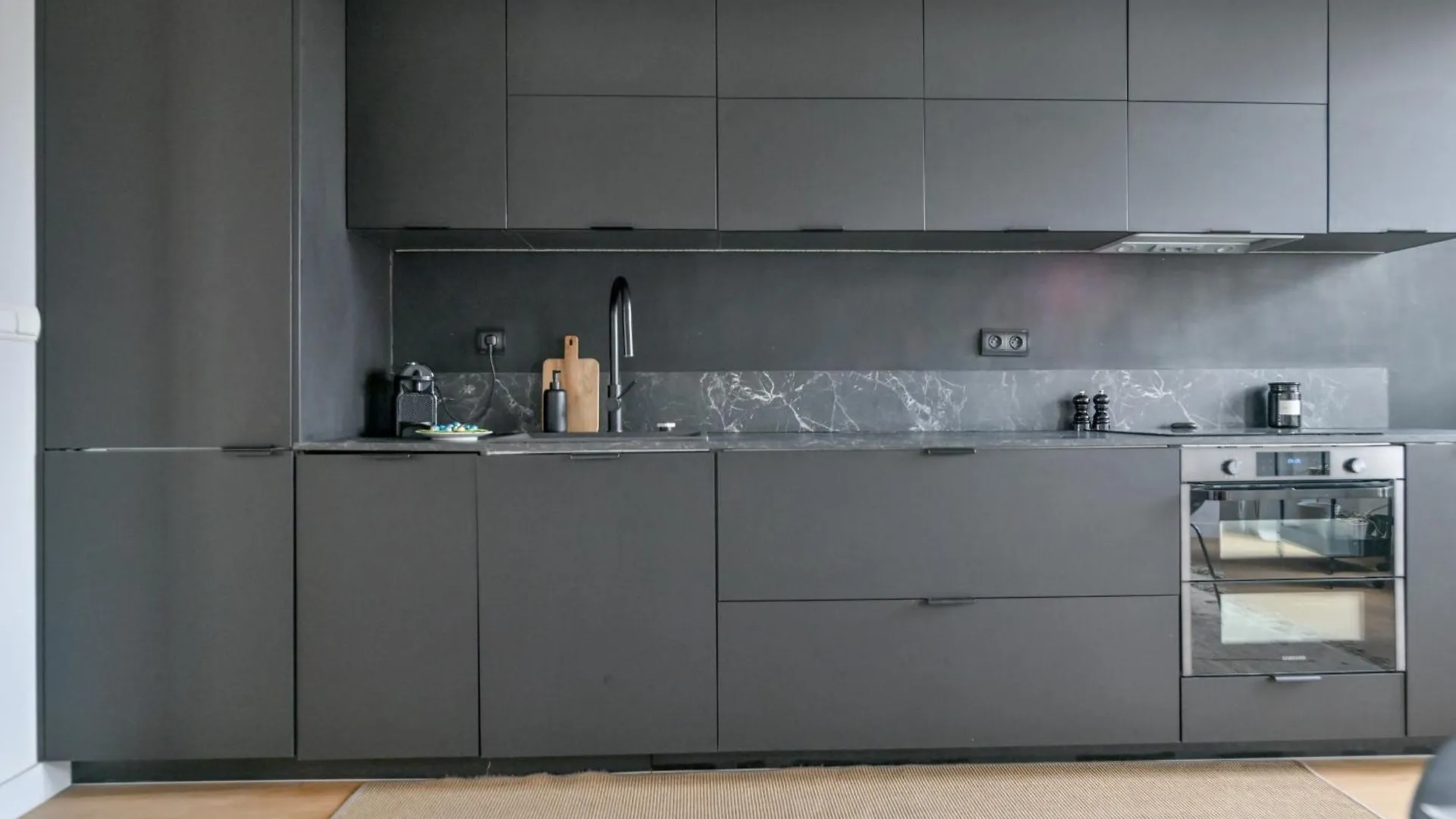 Stunning One-Bedroom, Marais - Place Des Vosges Paris 0*,